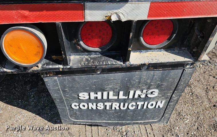 image for item DN8671 1996 Load King 403DFP  lowboy equipment trailer