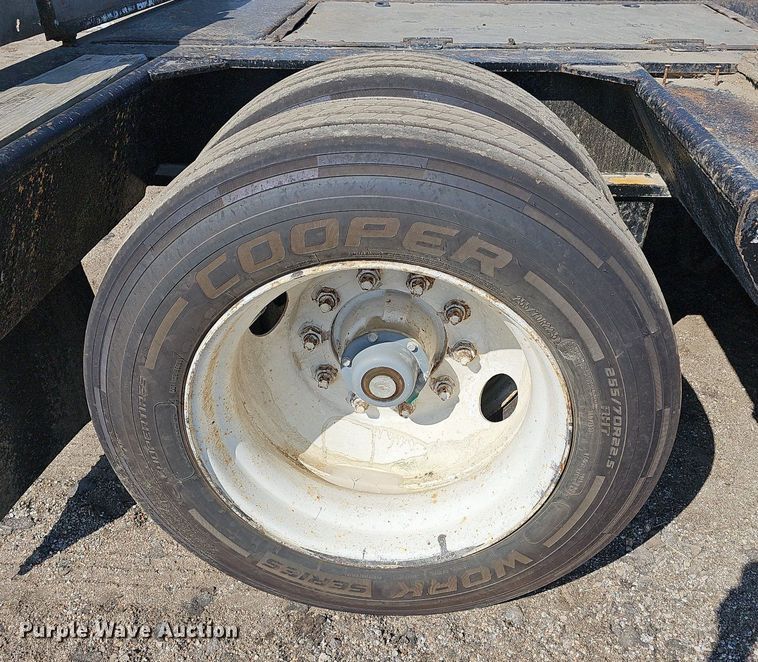 image for item DN8671 1996 Load King 403DFP  lowboy equipment trailer