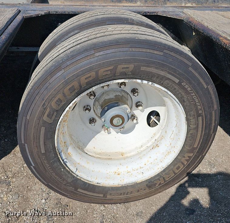 image for item DN8671 1996 Load King 403DFP  lowboy equipment trailer