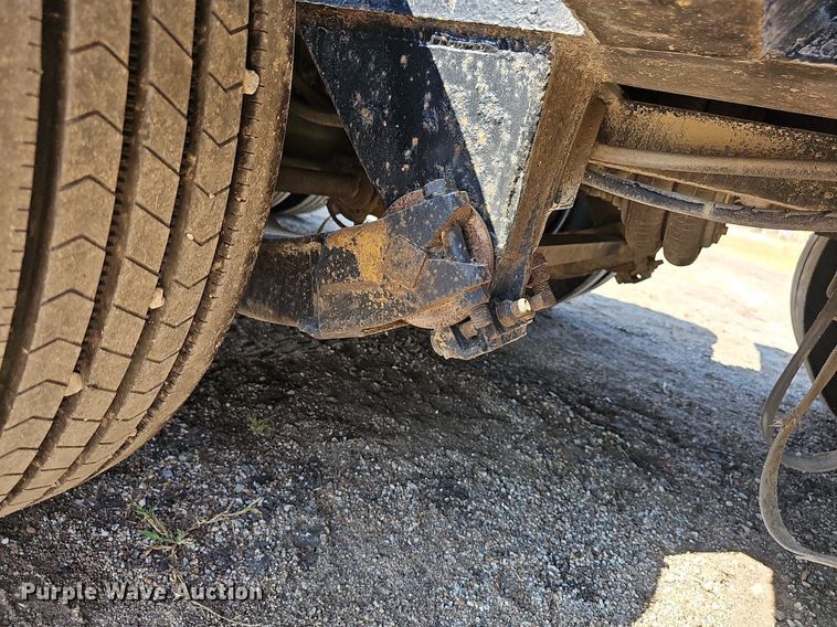 image for item DN8671 1996 Load King 403DFP  lowboy equipment trailer