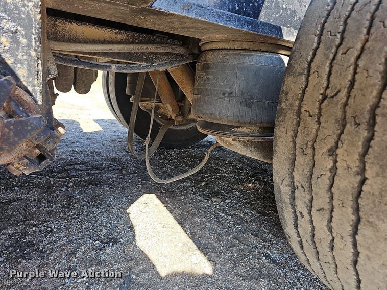 image for item DN8671 1996 Load King 403DFP  lowboy equipment trailer