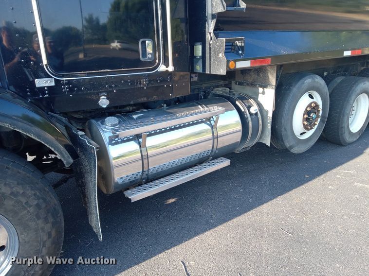 image for item DN8720 2012 Kenworth T800  dump truck