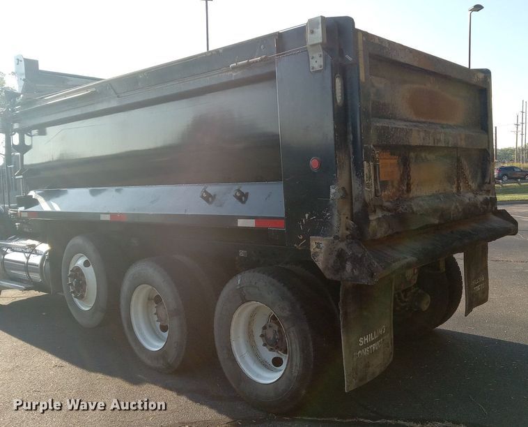 image for item DN8720 2012 Kenworth T800  dump truck