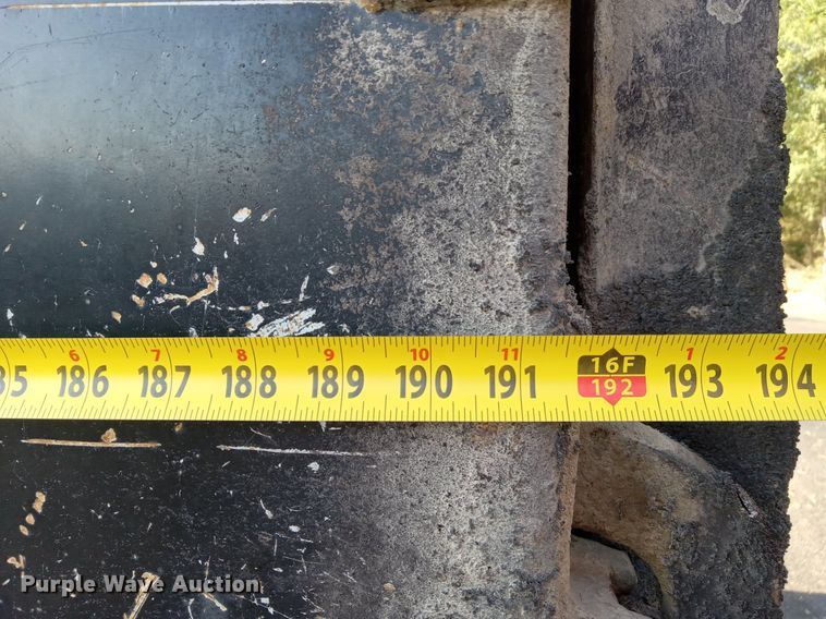 image for item DN8720 2012 Kenworth T800  dump truck