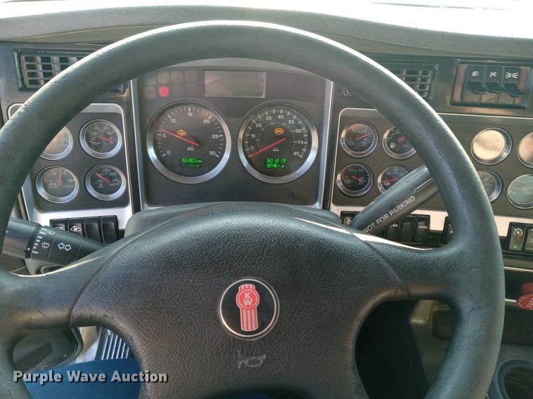 image for item DN8720 2012 Kenworth T800  dump truck