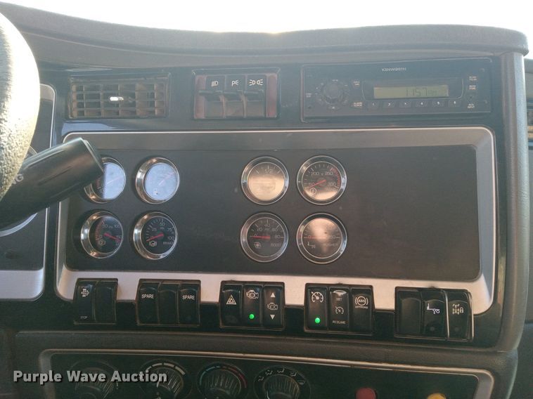 image for item DN8720 2012 Kenworth T800  dump truck