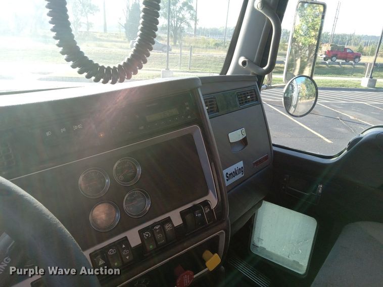 image for item DN8720 2012 Kenworth T800  dump truck