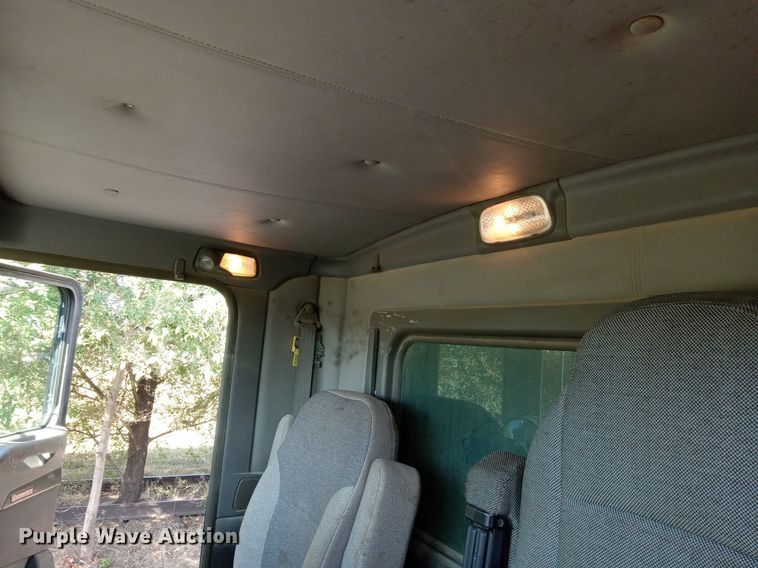 image for item DN8720 2012 Kenworth T800  dump truck