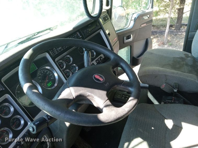 image for item DN8720 2012 Kenworth T800  dump truck