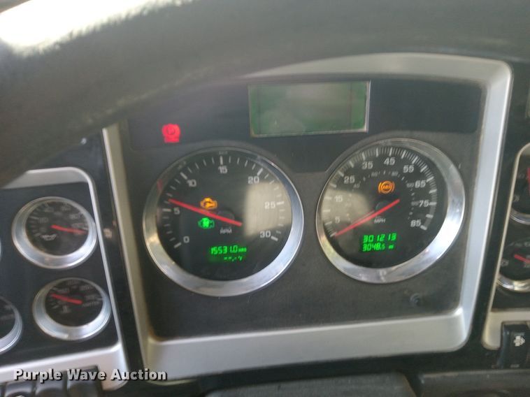 image for item DN8720 2012 Kenworth T800  dump truck