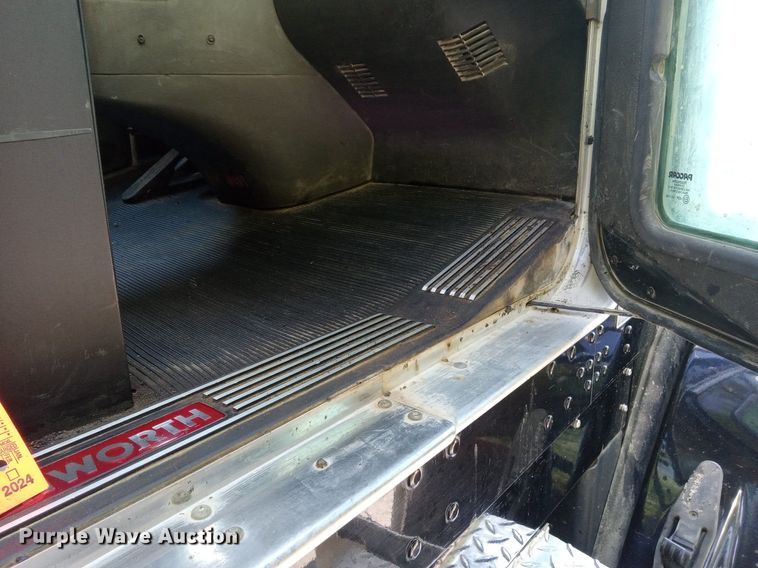 image for item DN8720 2012 Kenworth T800  dump truck