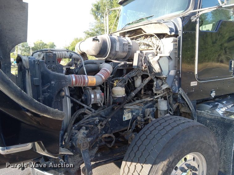 image for item DN8720 2012 Kenworth T800  dump truck