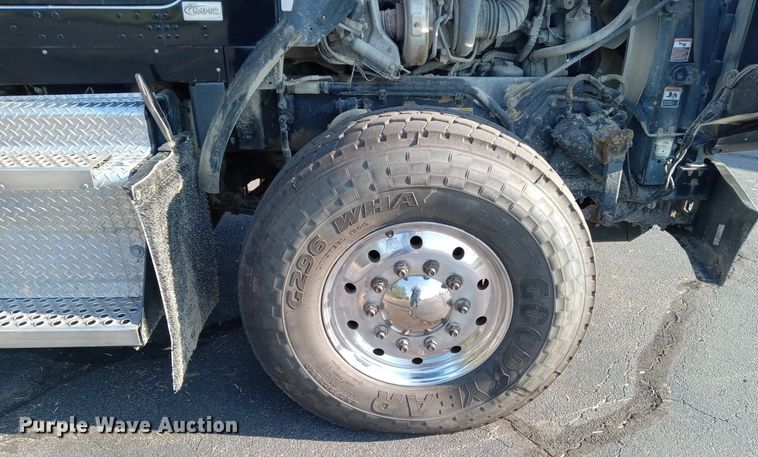 image for item DN8720 2012 Kenworth T800  dump truck