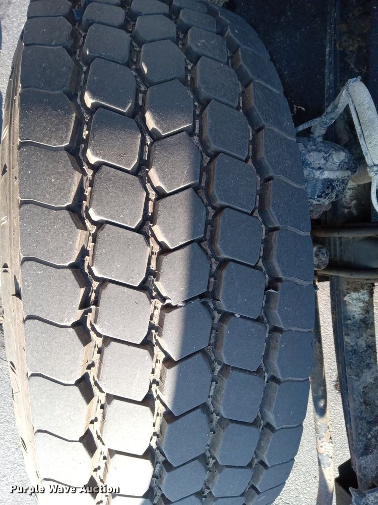 image for item DN8720 2012 Kenworth T800  dump truck