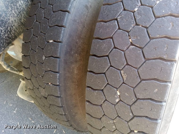 image for item DN8720 2012 Kenworth T800  dump truck