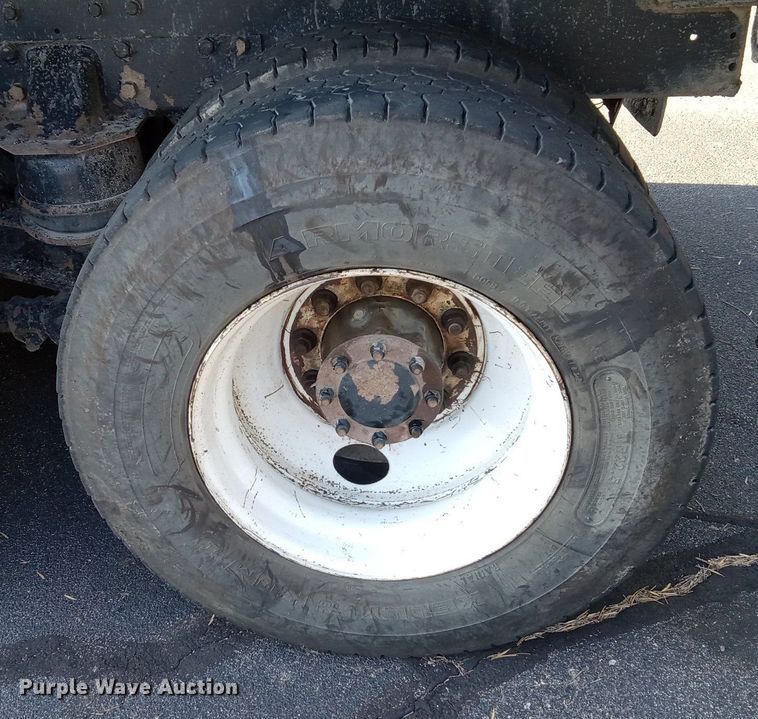 image for item DN8720 2012 Kenworth T800  dump truck