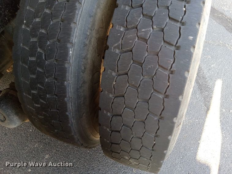 image for item DN8720 2012 Kenworth T800  dump truck