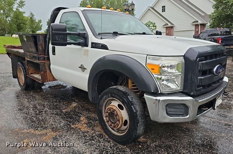 image for item DO2913 2013 Ford F450 Super Duty  flatbed truck