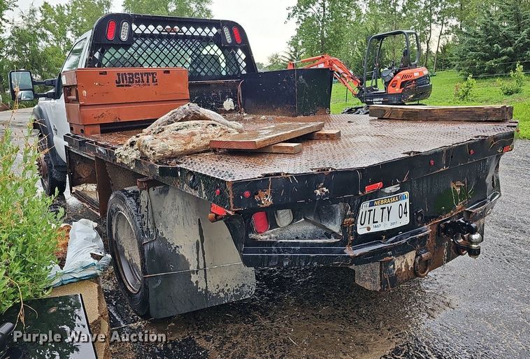 image for item DO2913 2013 Ford F450 Super Duty  flatbed truck