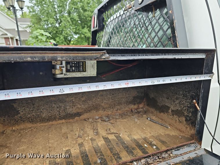 image for item DO2913 2013 Ford F450 Super Duty  flatbed truck