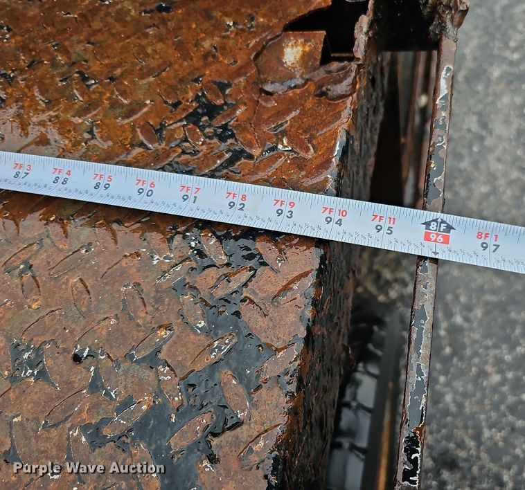 image for item DO2913 2013 Ford F450 Super Duty  flatbed truck