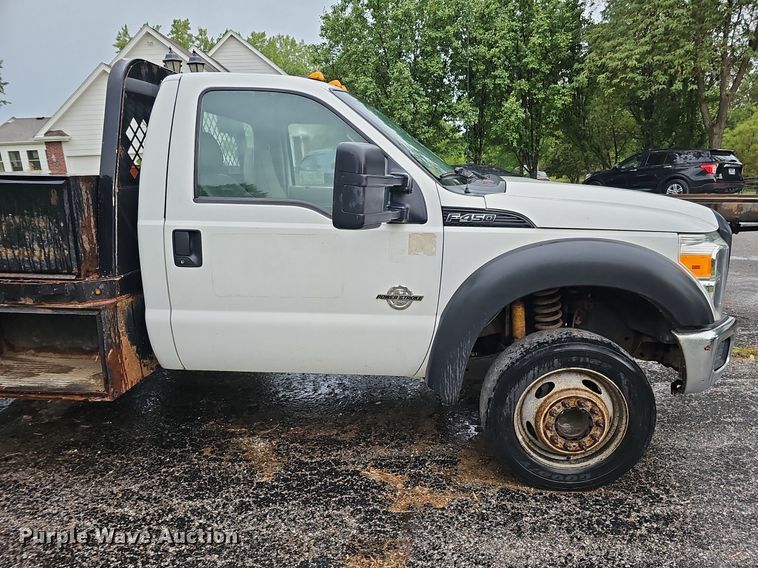 image for item DO2913 2013 Ford F450 Super Duty  flatbed truck