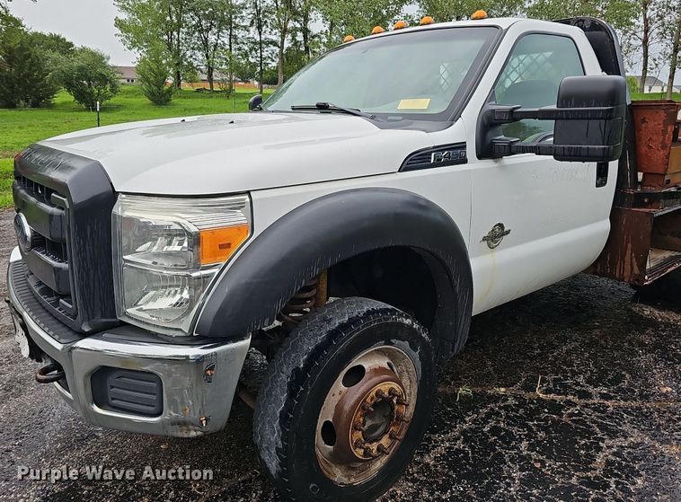 image for item DO2913 2013 Ford F450 Super Duty  flatbed truck