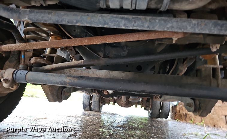 image for item DO2913 2013 Ford F450 Super Duty  flatbed truck