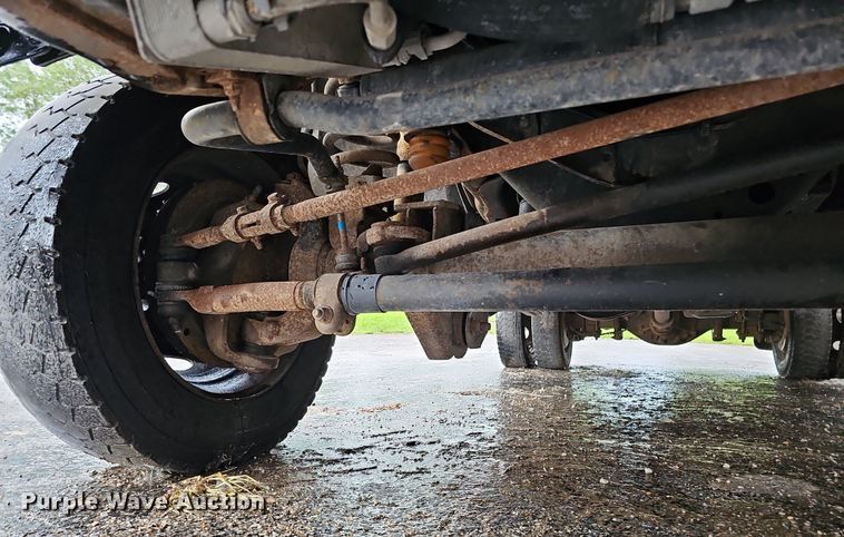 image for item DO2913 2013 Ford F450 Super Duty  flatbed truck