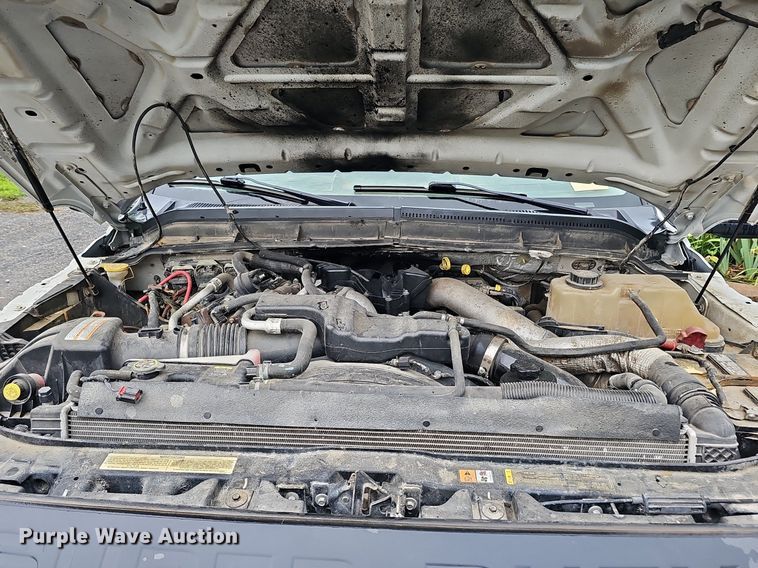 image for item DO2913 2013 Ford F450 Super Duty  flatbed truck