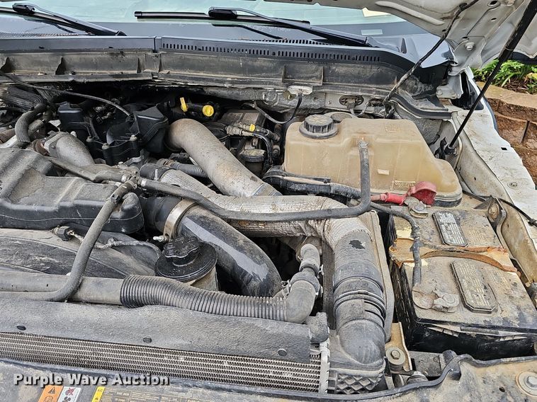 image for item DO2913 2013 Ford F450 Super Duty  flatbed truck