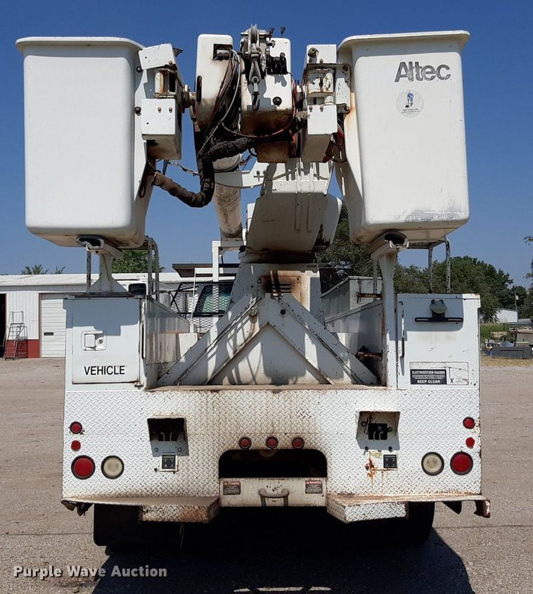 image for item DO3126 1994 Chevrolet Kodiak  bucket truck