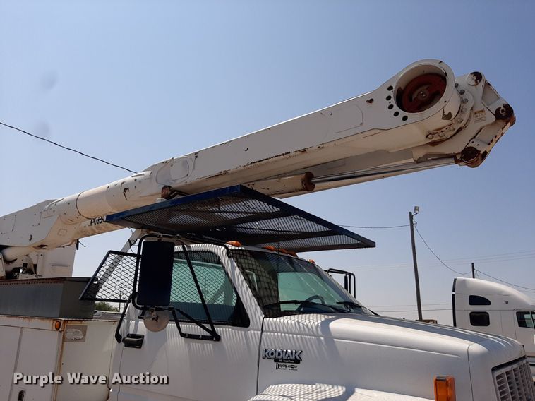 image for item DO3126 1994 Chevrolet Kodiak  bucket truck