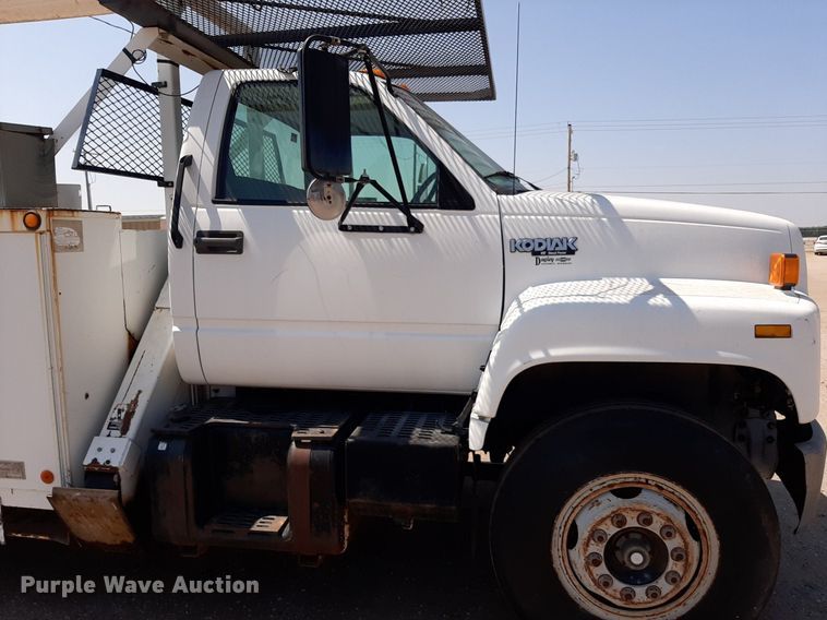 image for item DO3126 1994 Chevrolet Kodiak  bucket truck
