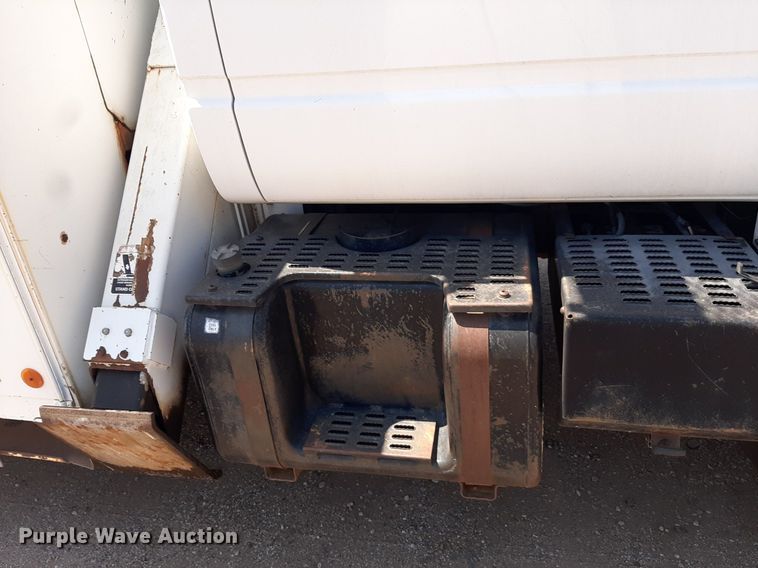 image for item DO3126 1994 Chevrolet Kodiak  bucket truck