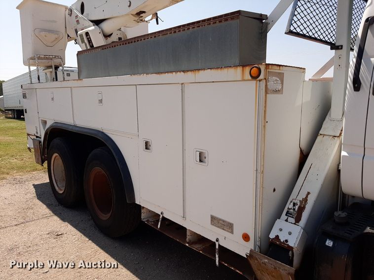 image for item DO3126 1994 Chevrolet Kodiak  bucket truck