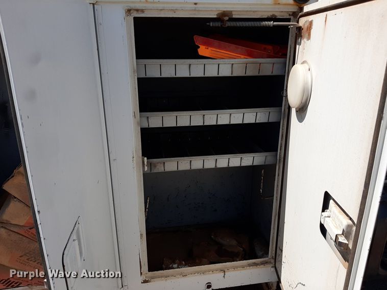 image for item DO3126 1994 Chevrolet Kodiak  bucket truck