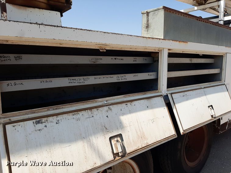 image for item DO3126 1994 Chevrolet Kodiak  bucket truck