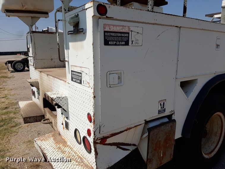 image for item DO3126 1994 Chevrolet Kodiak  bucket truck