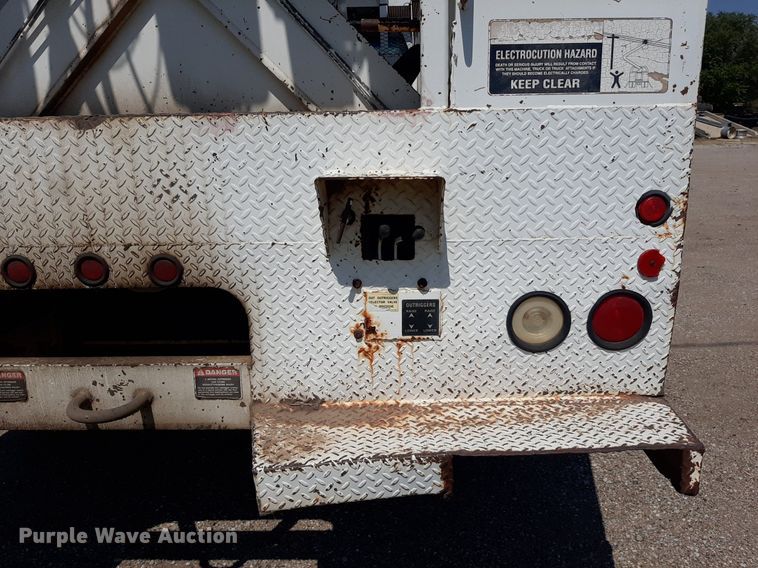 image for item DO3126 1994 Chevrolet Kodiak  bucket truck