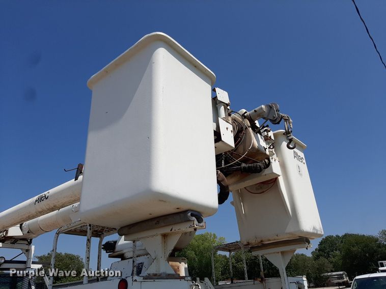 image for item DO3126 1994 Chevrolet Kodiak  bucket truck