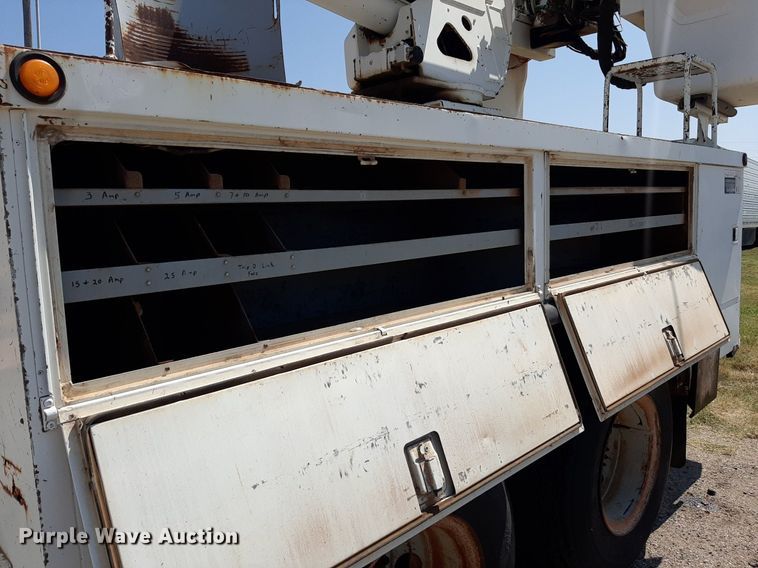 image for item DO3126 1994 Chevrolet Kodiak  bucket truck