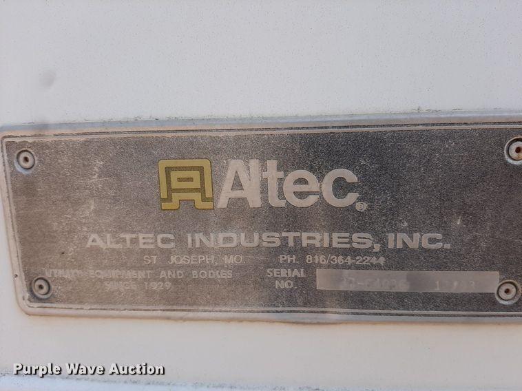 image for item DO3126 1994 Chevrolet Kodiak  bucket truck