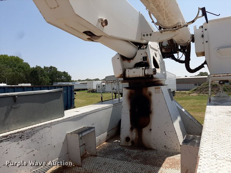 image for item DO3126 1994 Chevrolet Kodiak  bucket truck