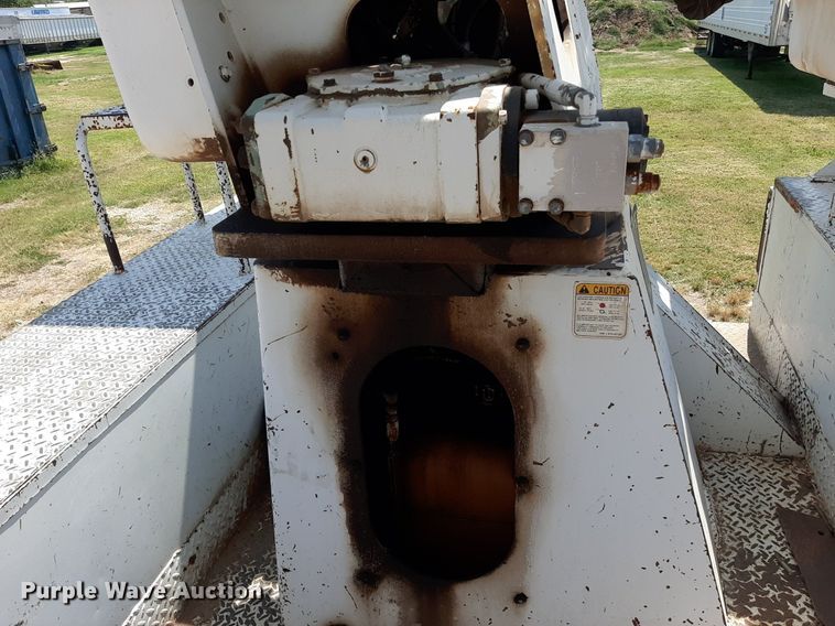 image for item DO3126 1994 Chevrolet Kodiak  bucket truck