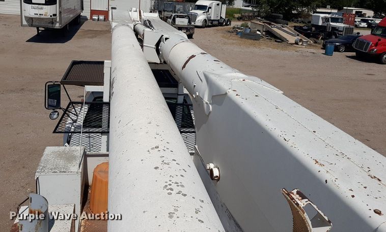 image for item DO3126 1994 Chevrolet Kodiak  bucket truck