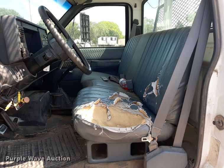 image for item DO3126 1994 Chevrolet Kodiak  bucket truck