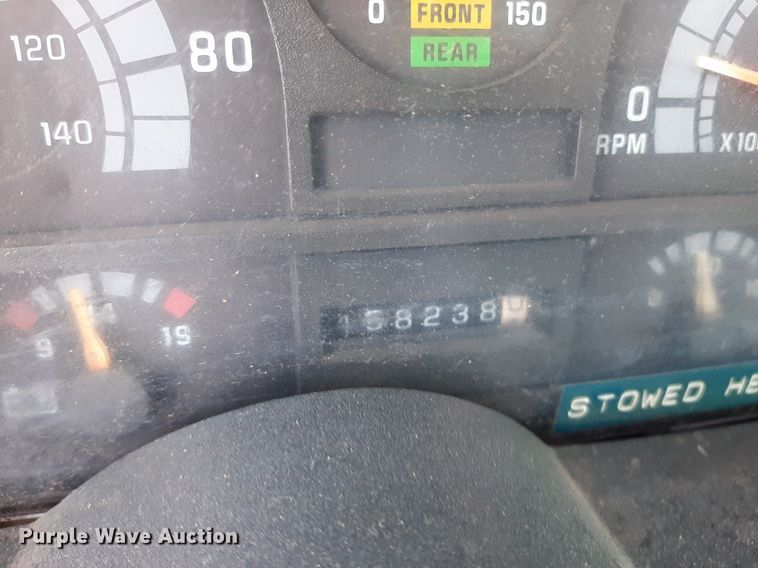 image for item DO3126 1994 Chevrolet Kodiak  bucket truck