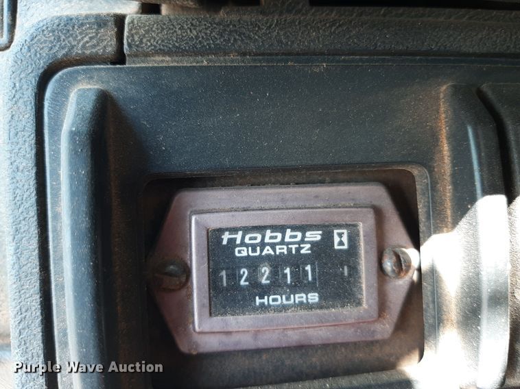 image for item DO3126 1994 Chevrolet Kodiak  bucket truck