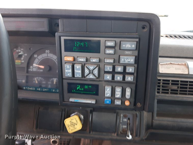 image for item DO3126 1994 Chevrolet Kodiak  bucket truck